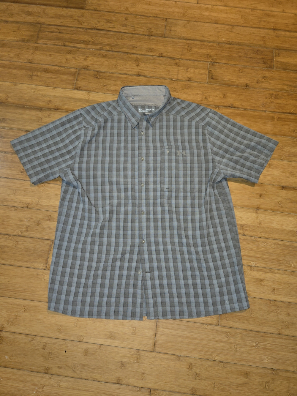 Under Armour Fishing Shirt Men’s XXL Gray Plaid Short Sleeve Button Up Outdoor